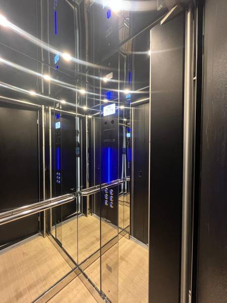 Installation d'un ascenseur dans un appartement d'architecte à Marseille dans les Bouches-du-Rhône