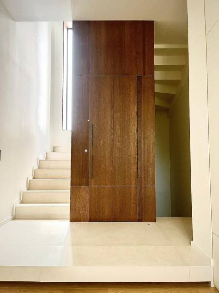 magnifique ascenseur moderne et design installé par EMA à Marseille 