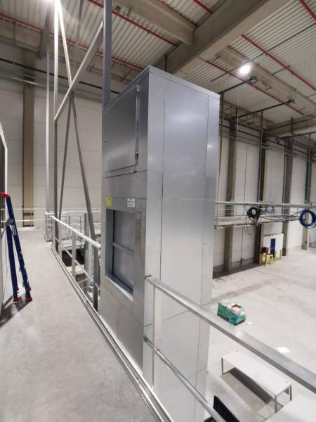 Monte-charges en acier galvanisé de 100 kg et double accès 