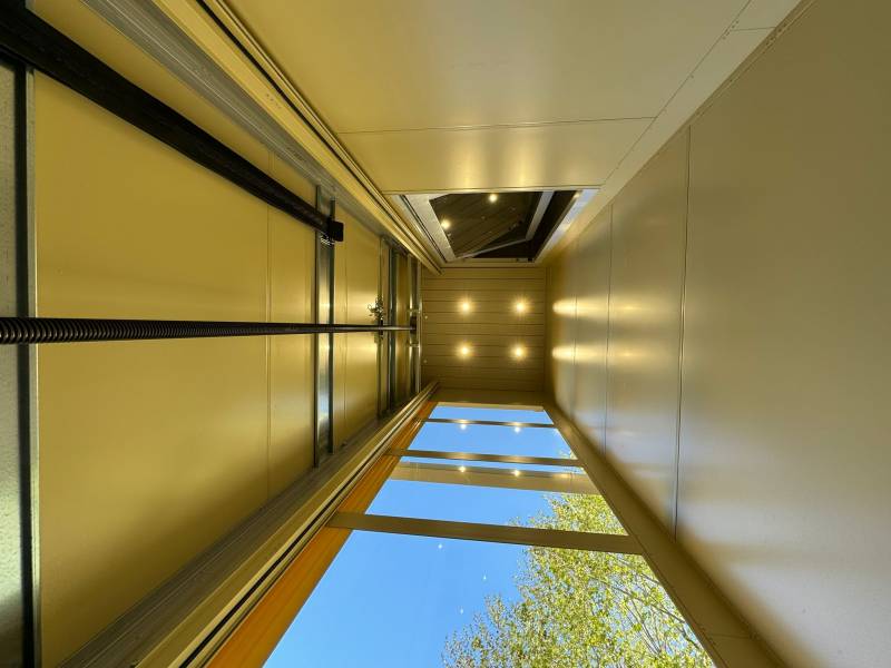 Pylône tôle aluminium pour recevoir un élévateur installé par EMA à Fuveau