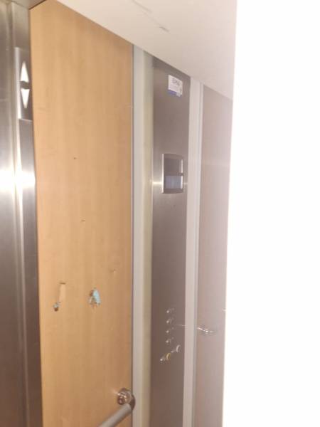 paroi cabine abîmée à PELISSANNE, EMA propose son remplacement