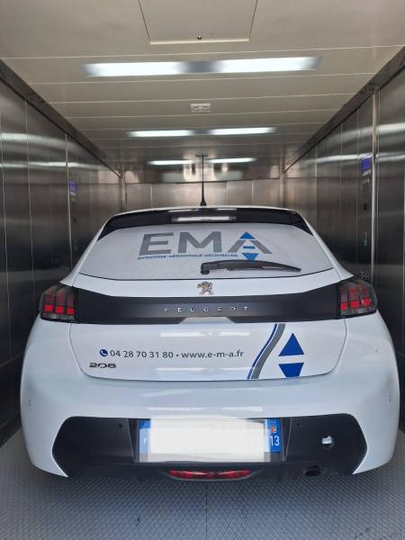 Intérieur monte-voiture à Marseille installé par EMA