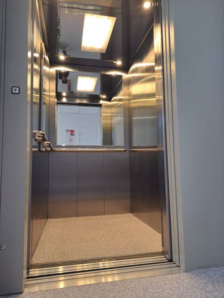 cabine ascenseur kleemann installé à ISTRES 