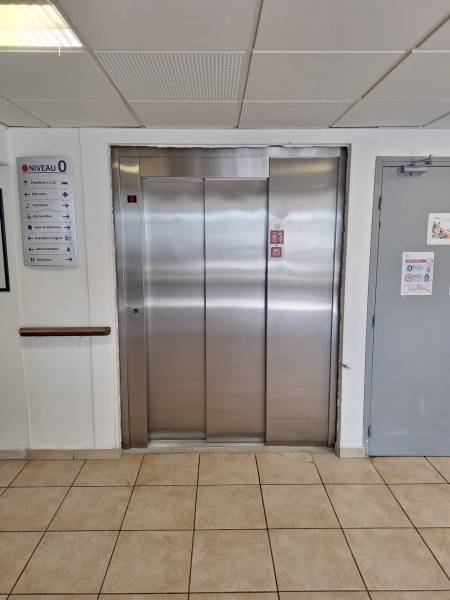 porte ascenseur kleemann 1000 kg dans EHPAD PELISSANNE 