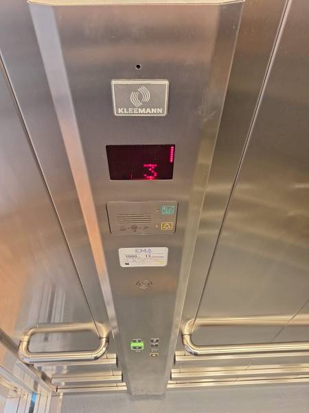 Ascenseur Kleemann 1000 k g installé par EMA à Pelissanne 