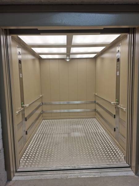 cabine ascenseur grande capacité installé par EMA