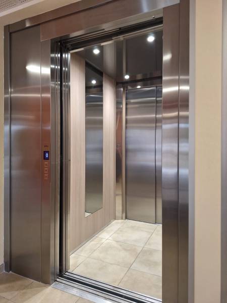 vue cabine ascenseur MP installé par EMA 