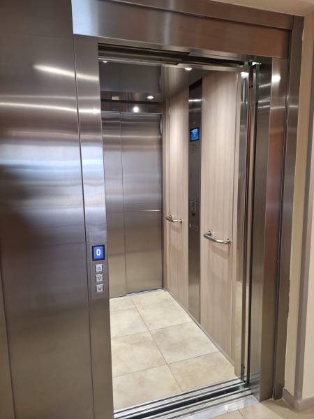 cabine ascenseur MP installé par EMA à la seyne sur mer 