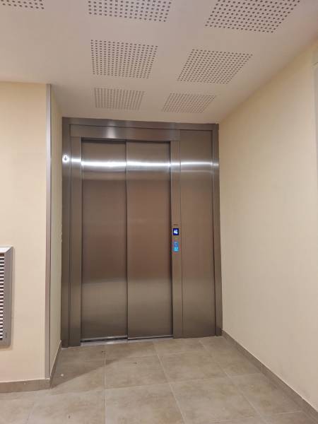 ascenseur MP installé par EMA à la Seyne sur Mer 