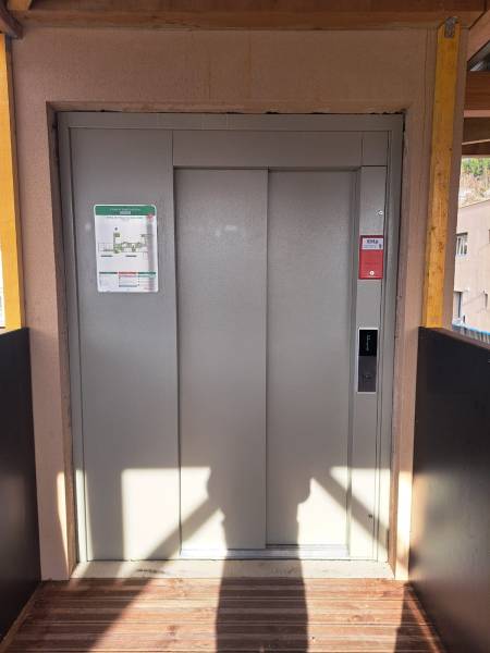 ascenseur kleemann installé par EMA à la plateforme de jeunesse de Gardanne 