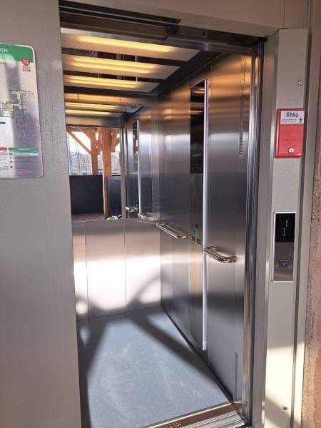 ascenseur installé à Gardanne par EMA 